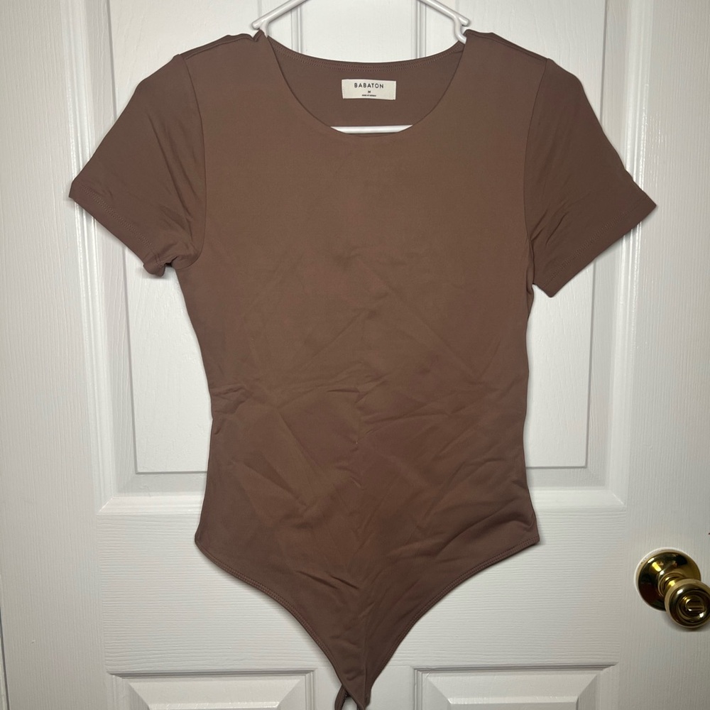 Babaton Short Sleeve Bodysuit in Deep Taupe